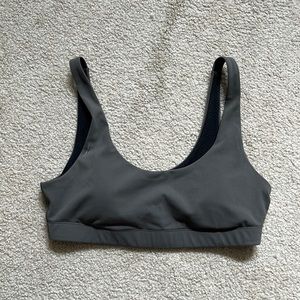 Vuori sports bra